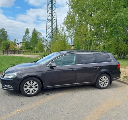 samochody osobowe Volkswagen Passat cena 21000 przebieg: 335000, rok produkcji 2011 z Katowice